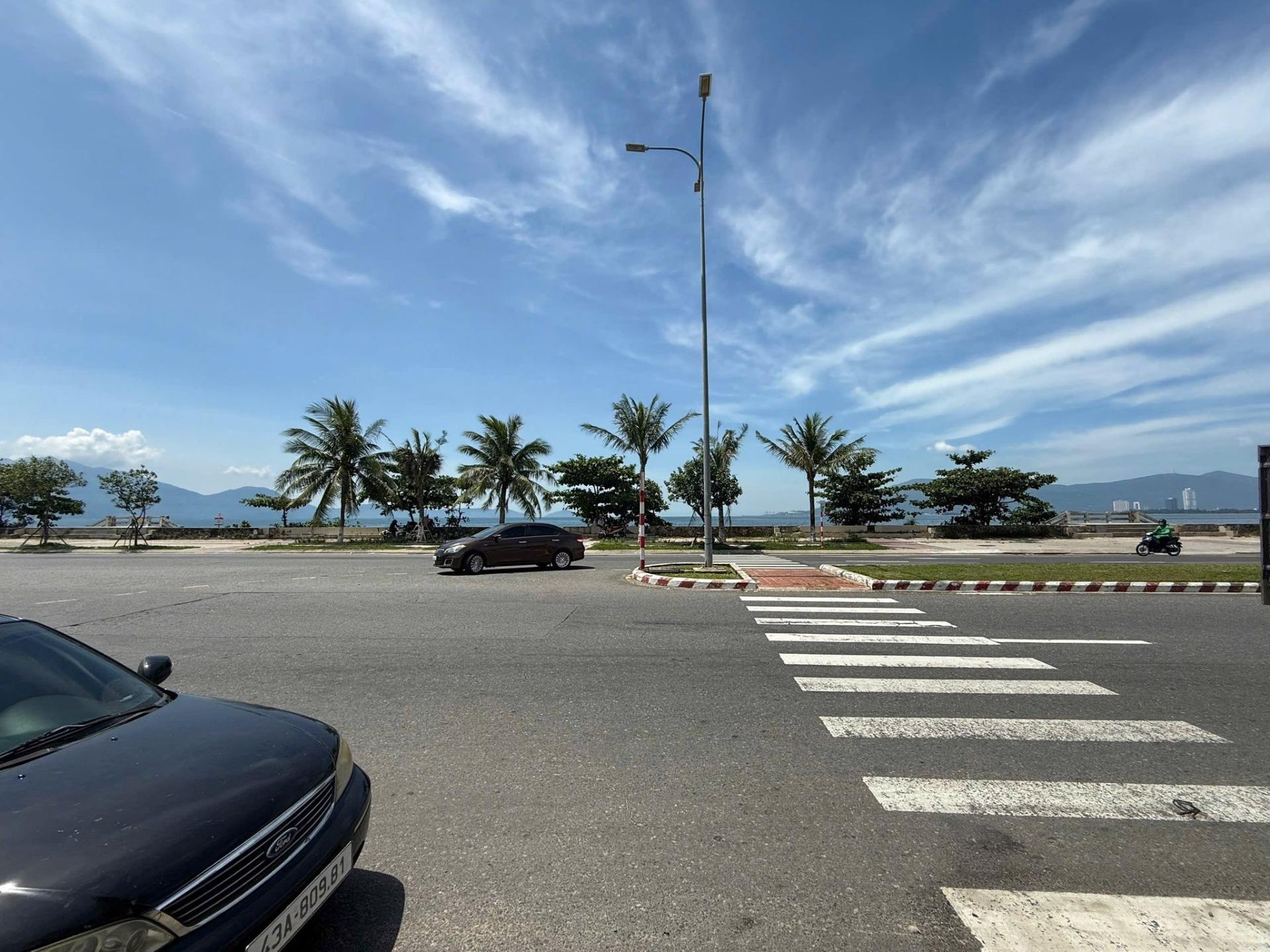 Bán gấp miếng đất 243,5 m2 tại Xuân Hà - Thanh Khê - Đà Nẵng, giá 3,3E-05 tr