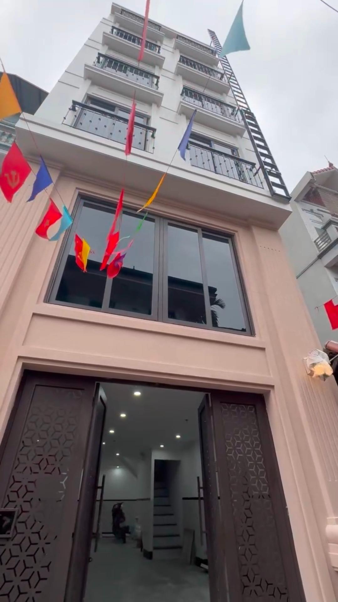 Cần bán gấp bán nhanh căn nhà đẹp 56 m2 tại đường Phương Canh - Nam Từ Liêm, giá 19,5 tỷ