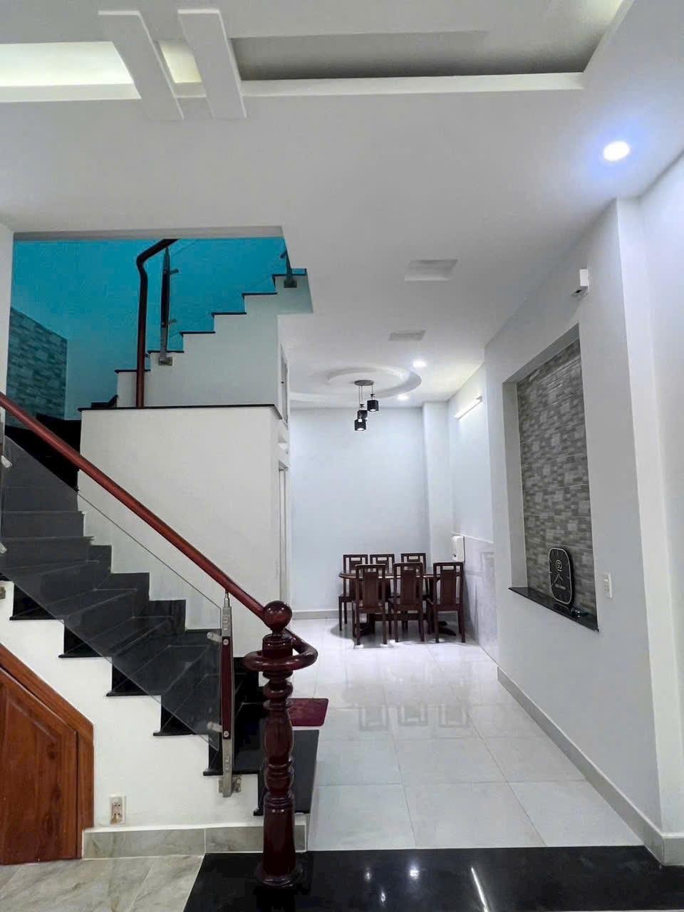 Cần bán gấp nhà đẹp 2 tầng, 53 m2 tại Đường Huỳnh Tấn Phát - Nhà Bè - Nhà Bè, giá 5,99 tỷ