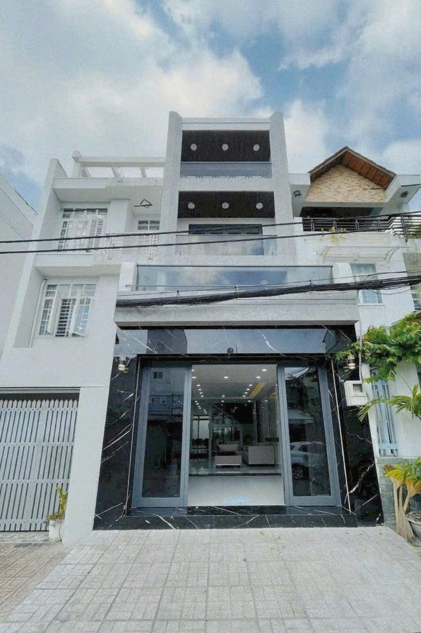 Bán nhanh căn nhà mặt phố 73 m2, hướng Nam tại Đường 51 - Tân Hưng - Quận 7, giá 18,8 tỷ