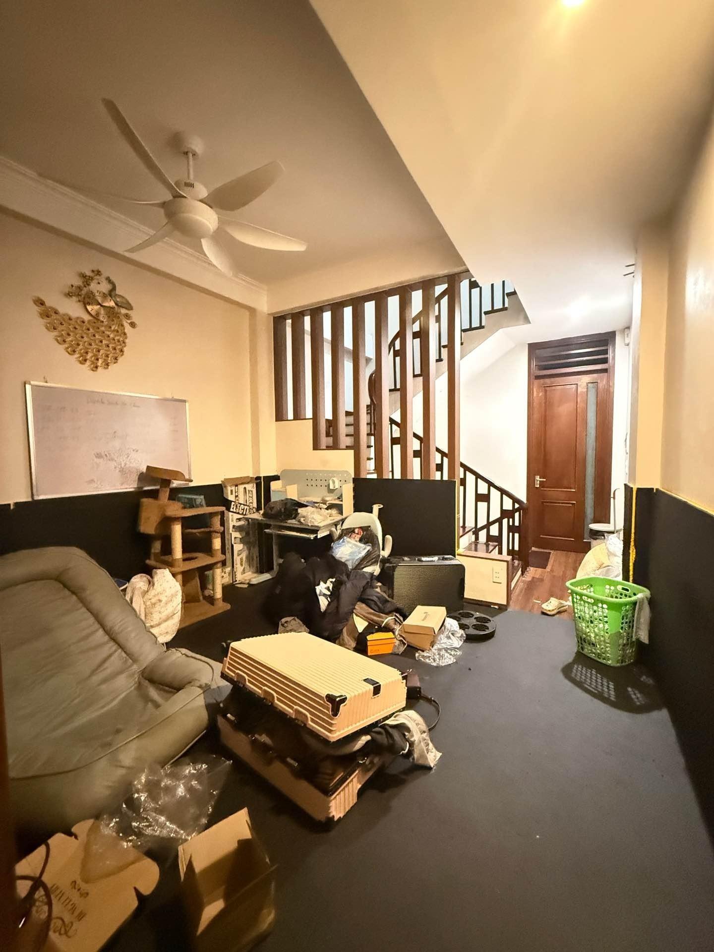 Sở hữu ngay căn nhà 65 m2 tại Phường Giáp Bát - Hoàng Mai - Hà Nội, giá 12 tỷ