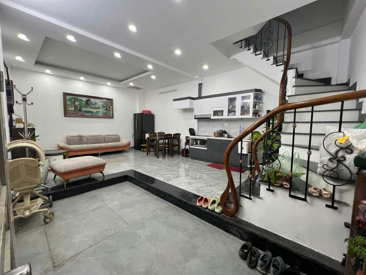 Cần bán gấp căn nhà 40 m2 tại Đường Đội Cấn - Đội Cấn - Ba Đình - Hà Nội, giá 11,5 tỷ