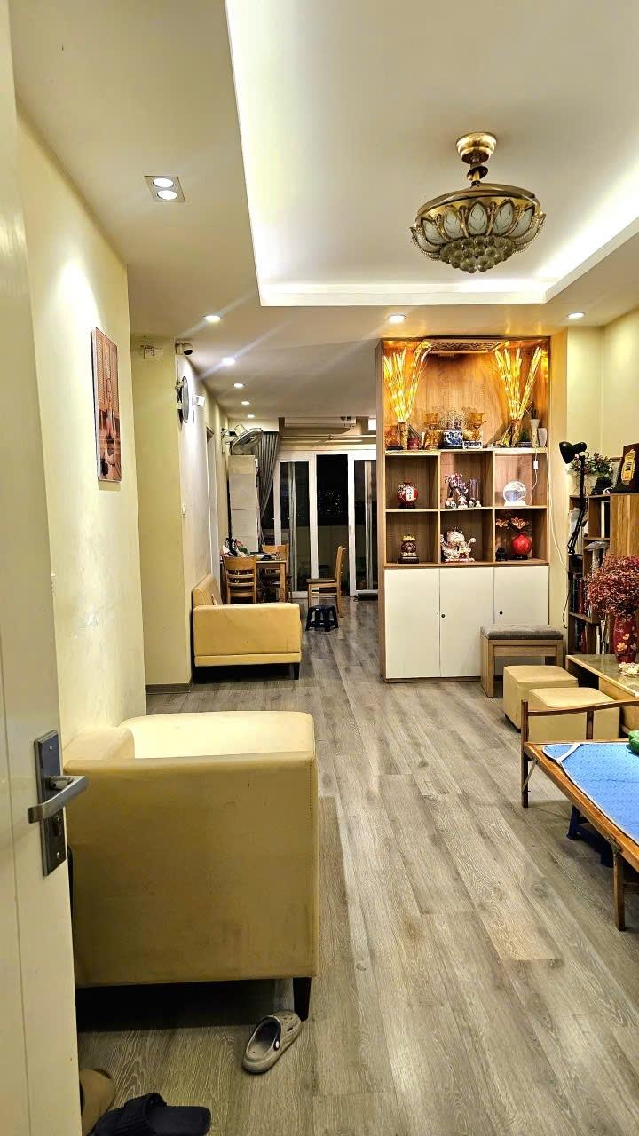 Cần bán nhanh căn hộ chung cư 715 m2, giá 5,6 tỷ tại Quận Hoàng Mai - Hà Nội