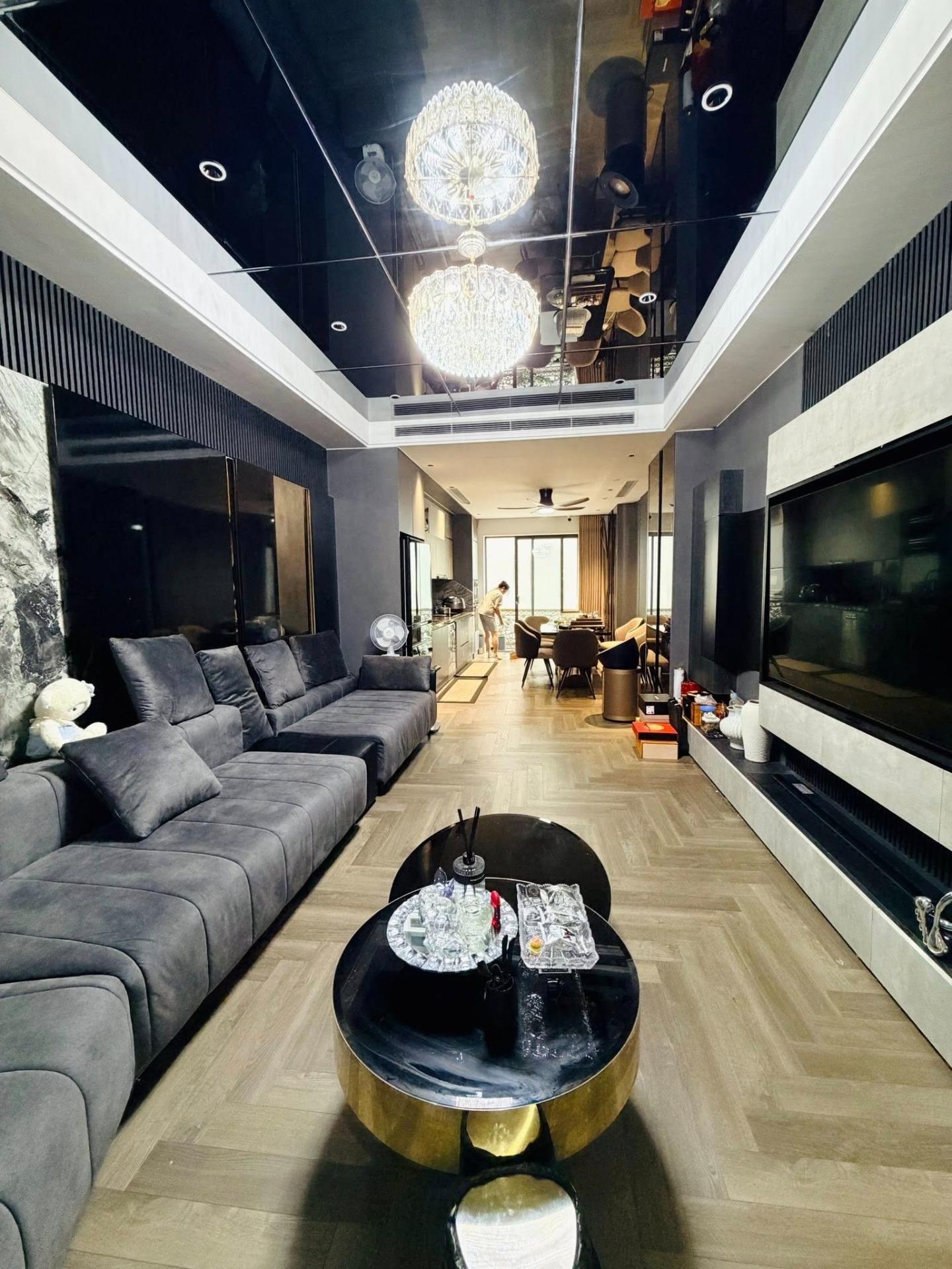 Chuyển nhượng nhà riêng sổ đỏ 55 m2 tại Đường Ngọc Lâm - Ngọc Lâm - Long Biên - Hà Nội, giá 19 tỷ