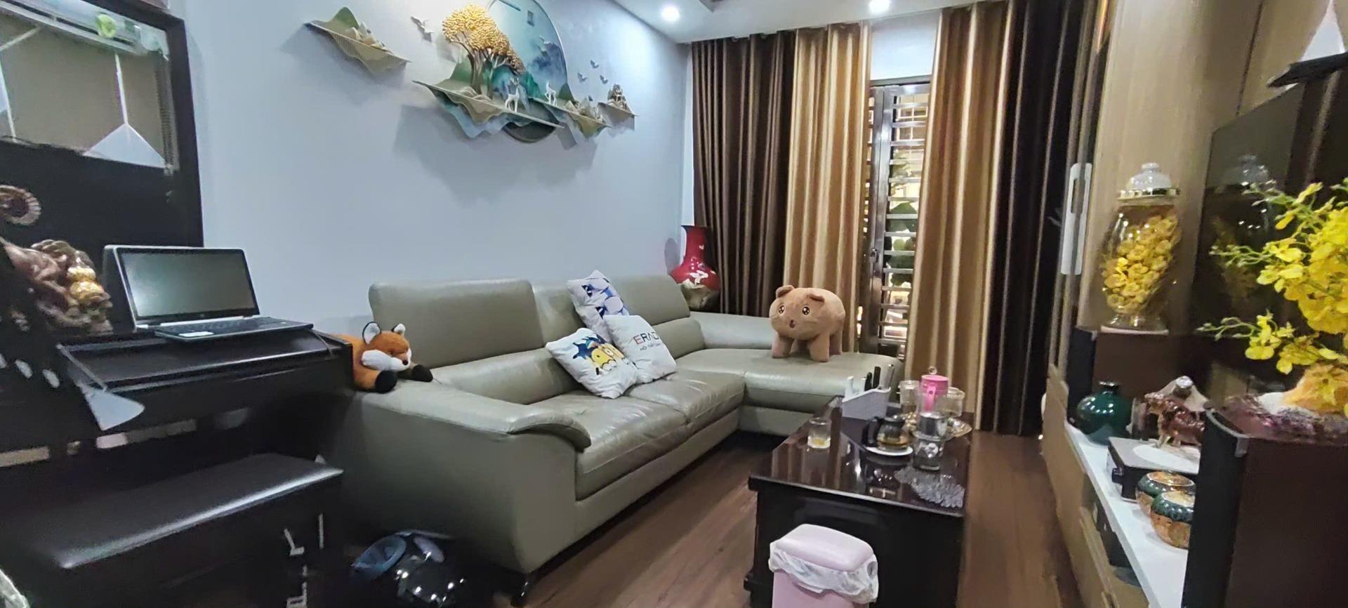 Cần bán gấp nhà riêng 43,70000076293945 m2 tại Đường Thành Công - Đống Đa, giá 10 tỷ