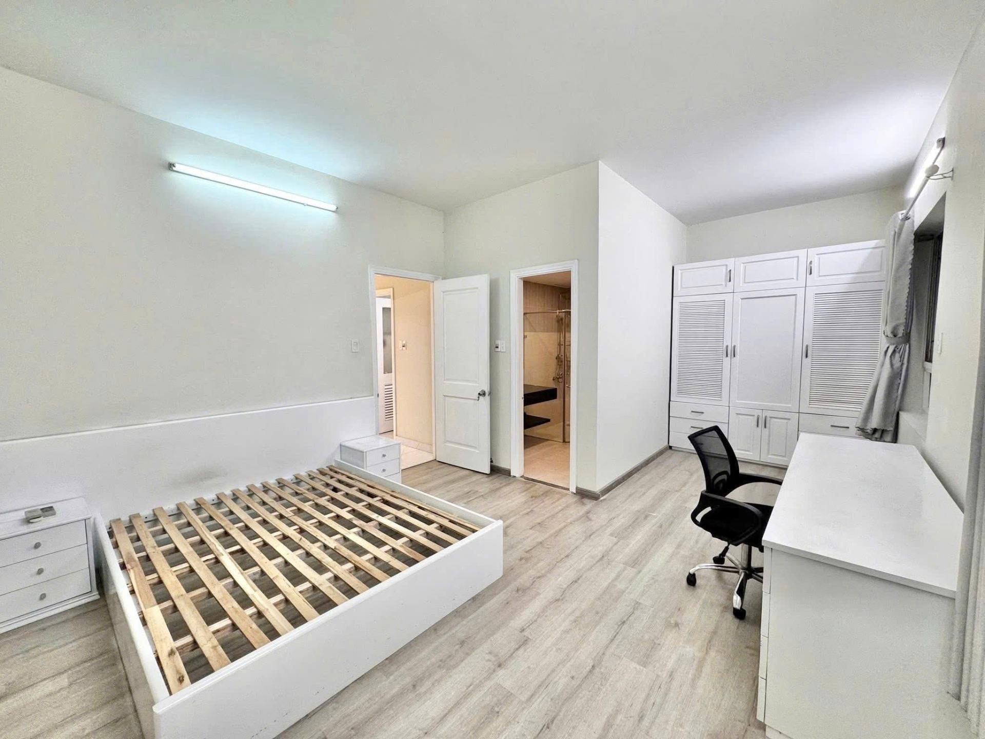 Cần cho thuê gấp căn hộ 120 m2 tại Đường Nguyễn Sỹ Sách - Tân Bình, giá 13 tr/tháng