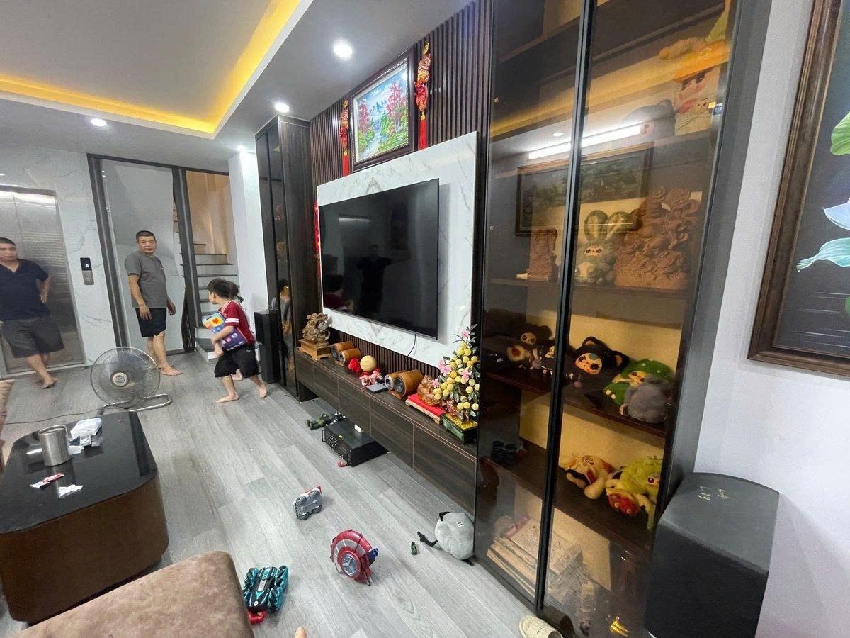 Cần bán nhà mặt tiền 33 m2 tại Đường Lạc Long Quân - Nghĩa Đô - Cầu Giấy - Hà Nội, giá 14,6 tỷ