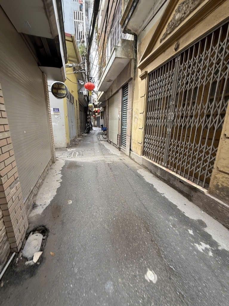 Cần bán ngay nhà sổ hồng riêng 40 m2 tại Đường Võng Thị - Thụy Khuê - Tây Hồ - Hà Nội, giá 6,75 tỷ