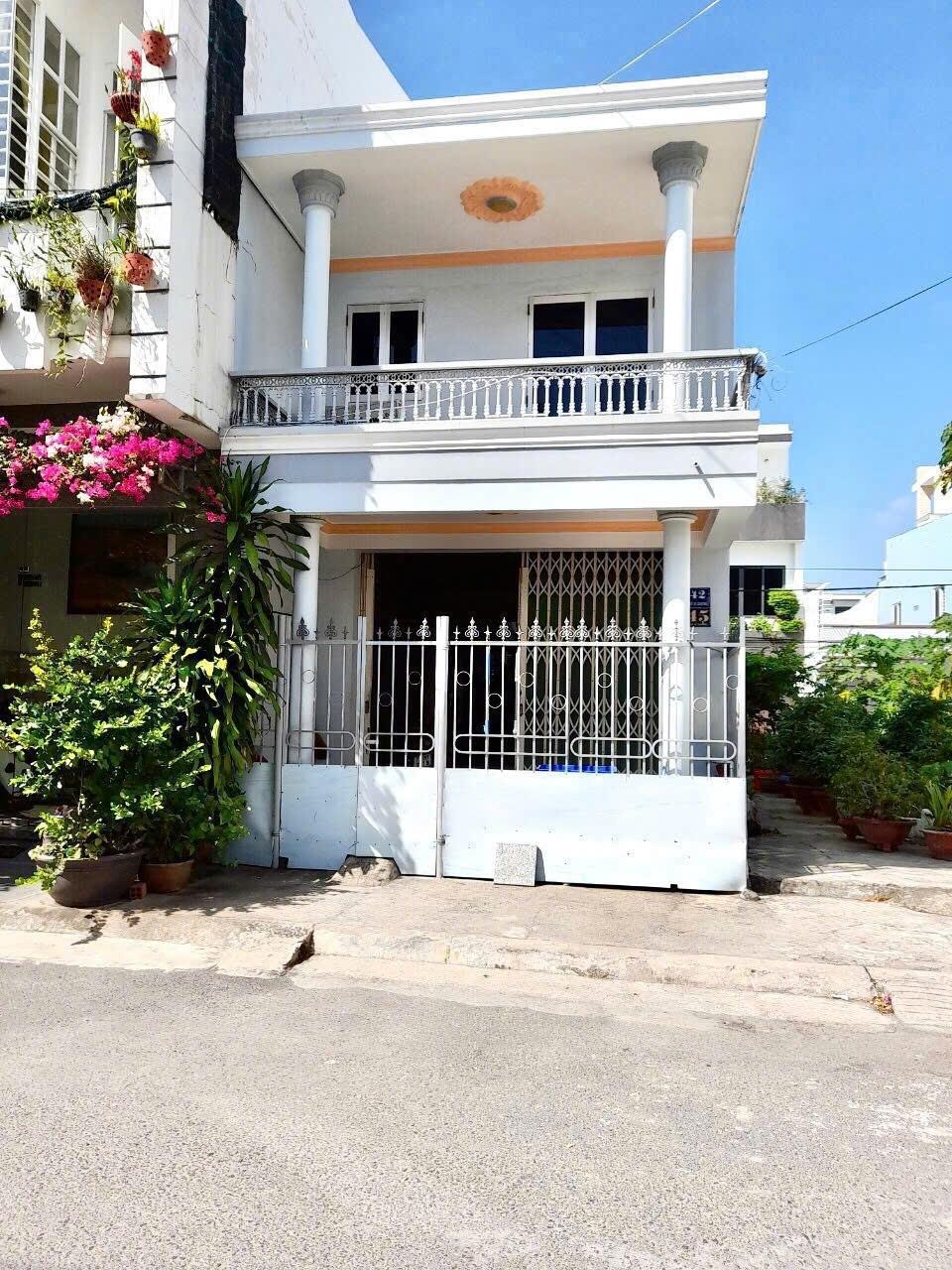 Chuyển nhượng căn nhà đẹp 62 m2, hướng Bắc tại Đường Nguyễn Địa Lô - Nha Trang, giá 4,48 tỷ