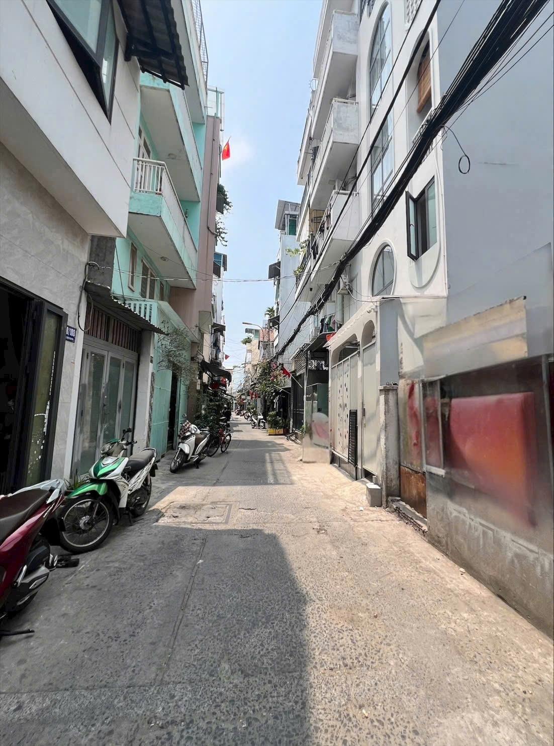 Cần bán gấp bán nhanh nhà riêng 3 tầng, 65 m2 tại Đường Bùi Văn Ba - Quận 7, giá 7,9 tỷ