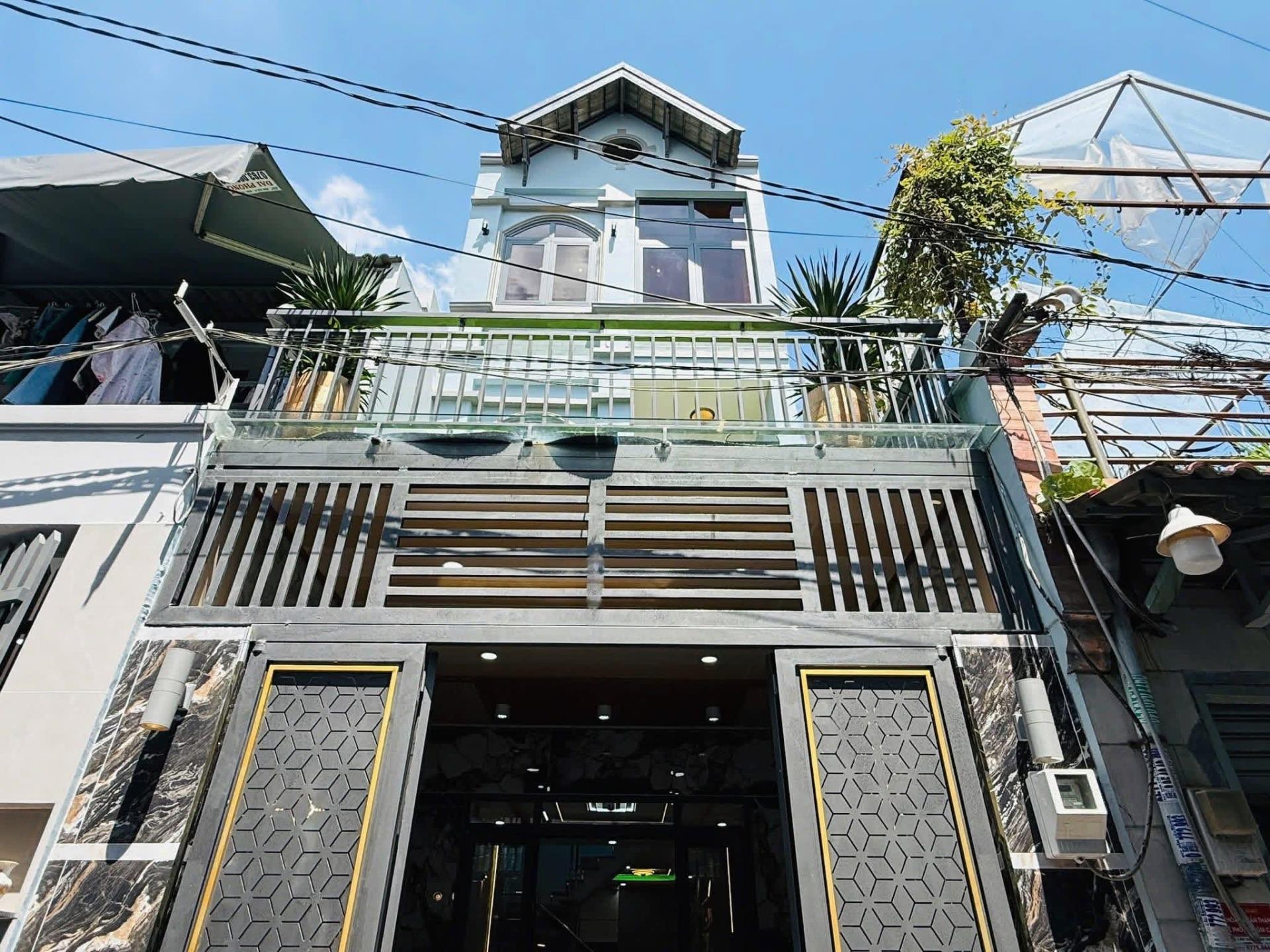 Cần bán gấp bán nhanh nhà 72 m2, hướng Nam tại Đường Phạm Văn Bạch - 15 - Tân Bình, giá 7,8 triệu