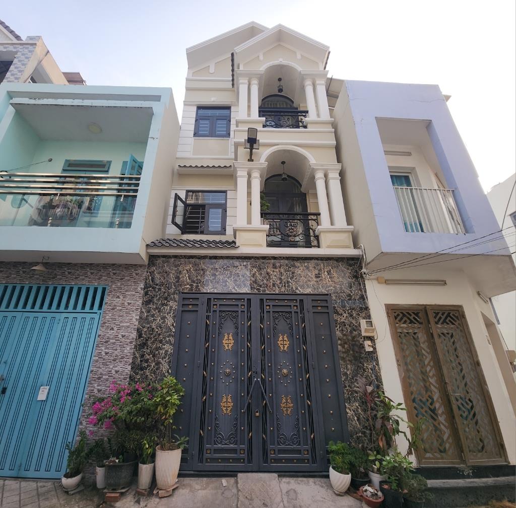 Chuyển nhượng nhà 3 tầng, 50 m2, mặt tiền 5m tại Đường Lã Xuân Oai - Quận 9, giá 3 tỷ