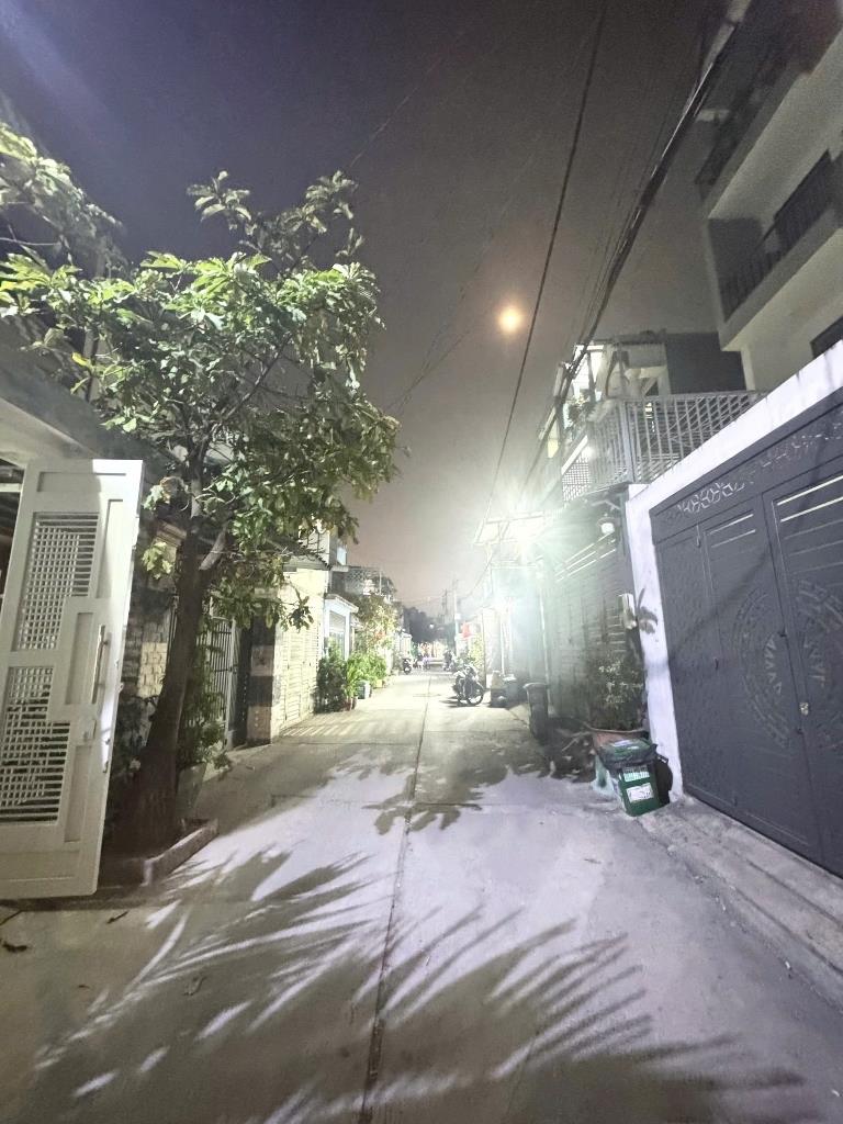 Cần bán ngay nhà sổ hồng riêng 81 m2 tại Phường Bình Hưng Hòa B - Bình Tân, giá 5 tỷ