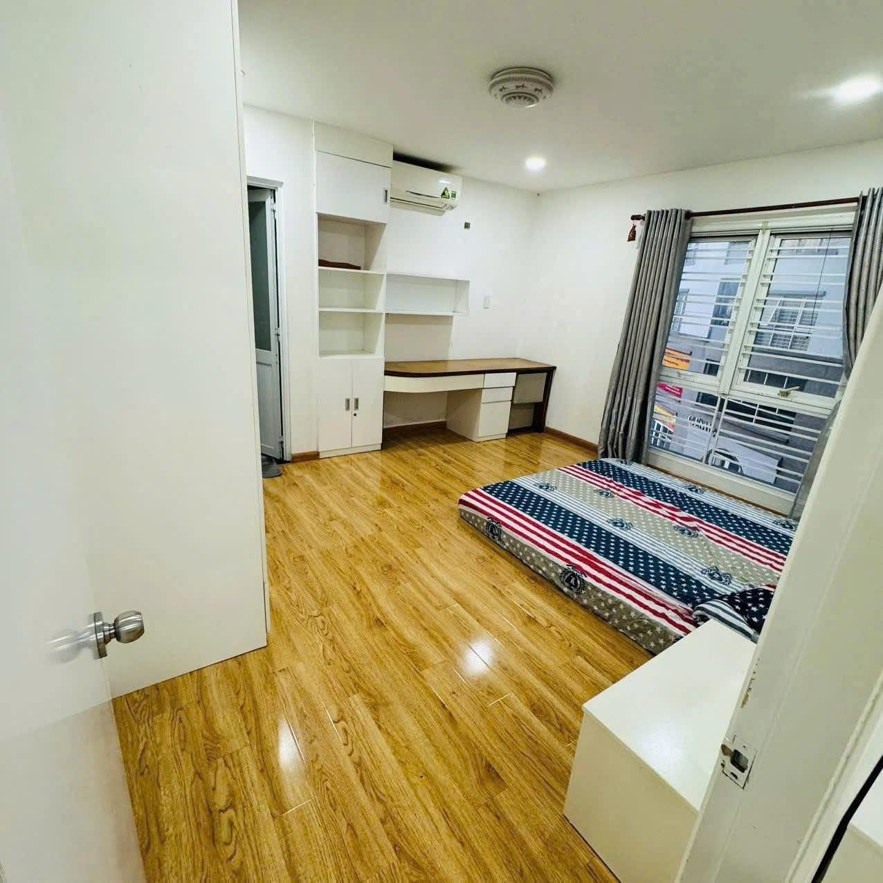 Cần cho thuê gấp căn chung cư 70 m2 tại Đường Ung Văn Khiêm - Bình Thạnh, giá 10 triệu/tháng