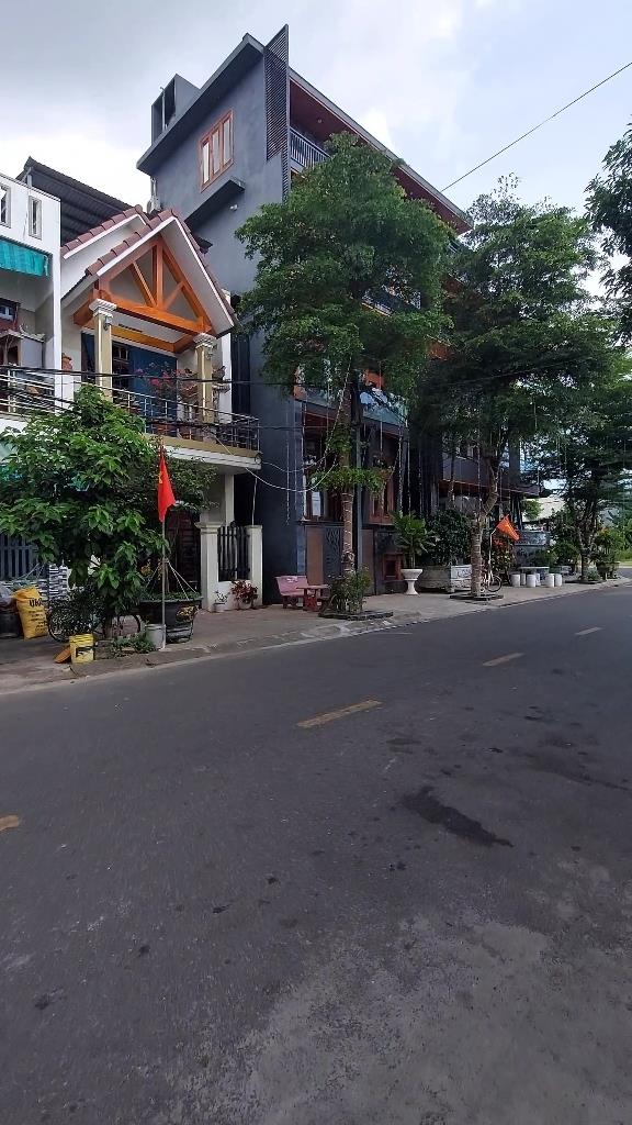Cần bán ngay nền đất 100 m2, mặt tiền 5m, hướng Đông-Nam tại Cẩm Lệ - Đà Nẵng, giá 5,8 tỷ