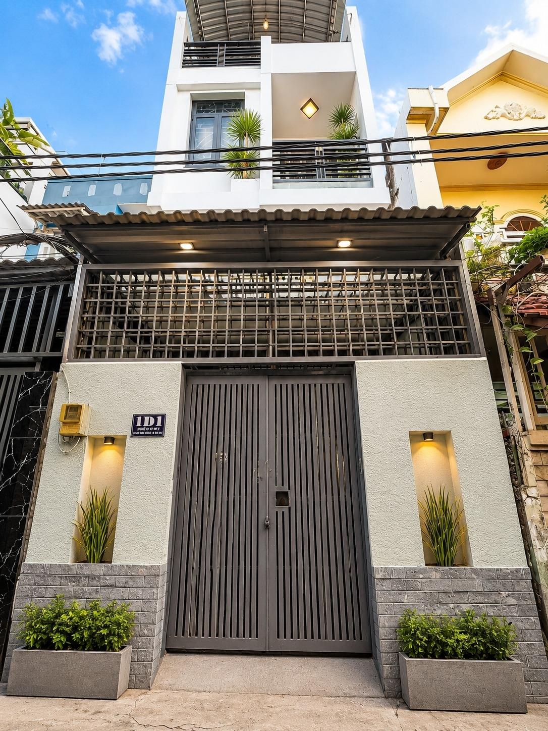 Cần bán gấp nhà mặt tiền 64 m2, hướng Đông tại Phường Hiệp Bình Chánh - Thủ Đức, giá 7,5 tỷ