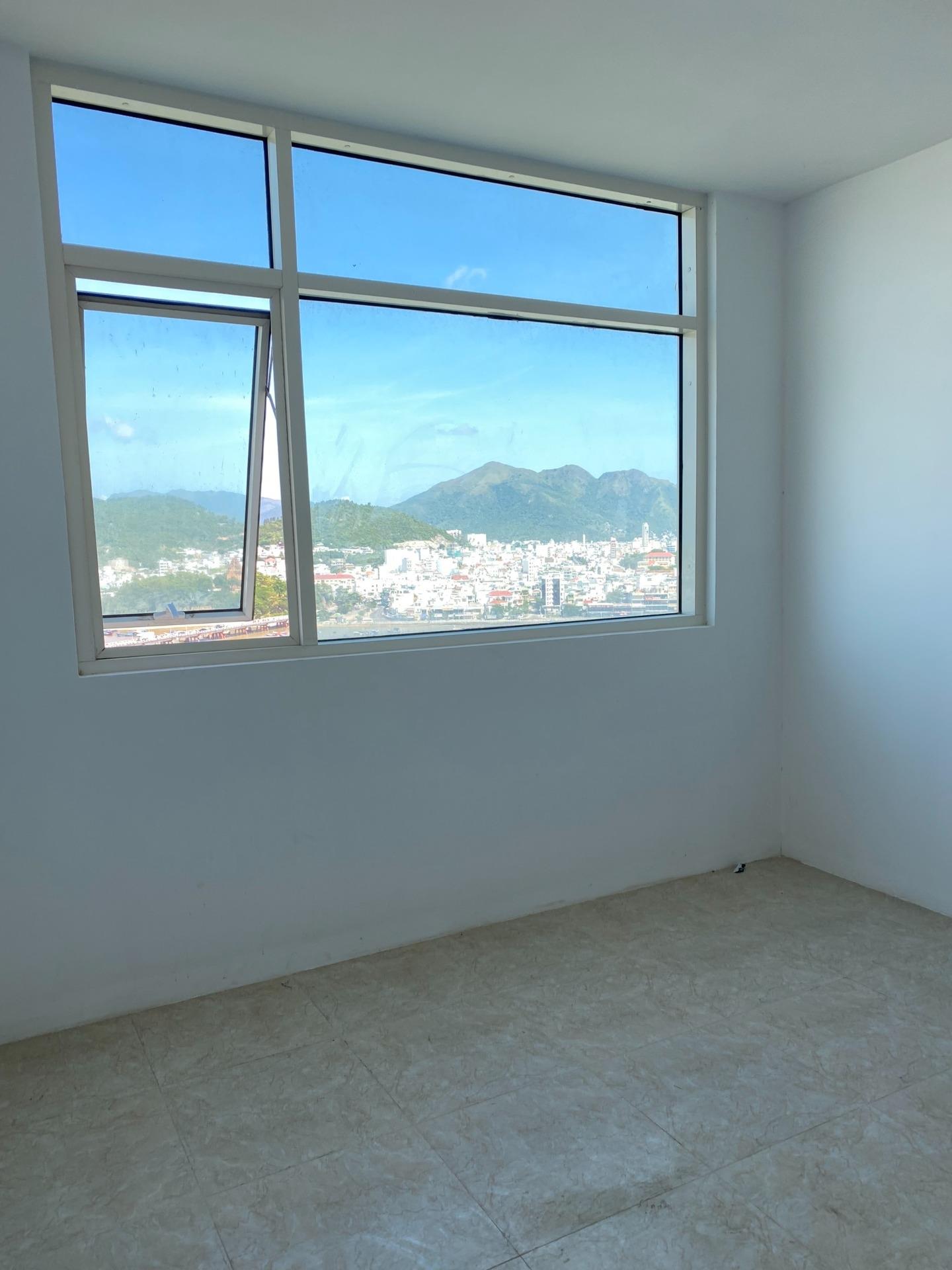 Bán gấp chung cư 68 m2, giá 3,15 tỷ tại Đường Trần Phú - Xương Huân - Nha Trang - Khánh Hòa