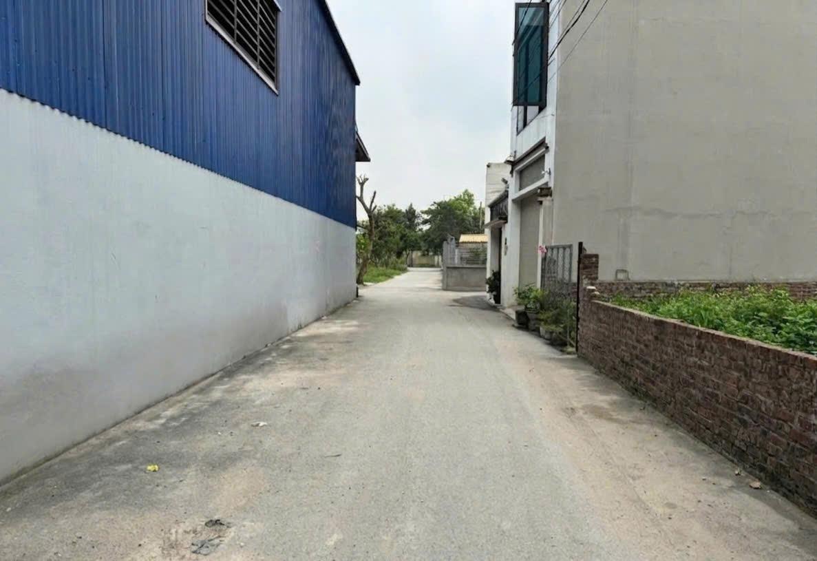 Cần bán lô đất sổ riêng 70 m2 tại Huyện Sóc Sơn - Hà Nội, giá 1,2 tỷ