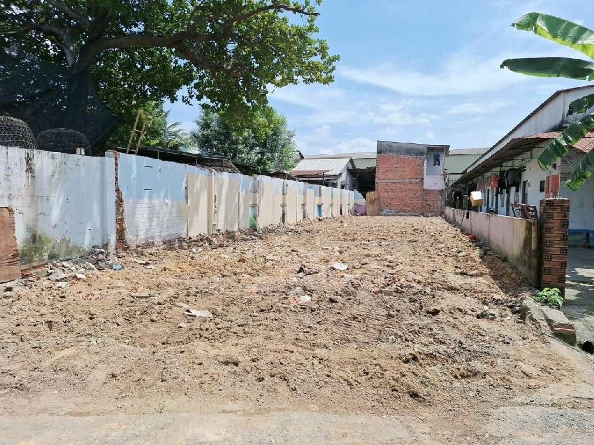 Bán nhanh nền đất 214 m2, hướng Tây-Bắc tại Thủ Đức - TP Hồ Chí Minh, giá 10,8 tỷ