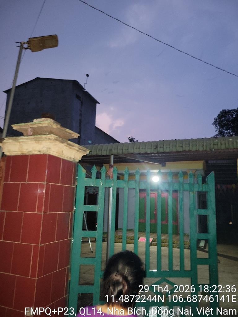 Cần bán nhà sổ riêng 3 tầng, 600 m2, mặt tiền 25m, hướng Nam tại Đường 14 - Chơn Thành, giá 12 tỷ