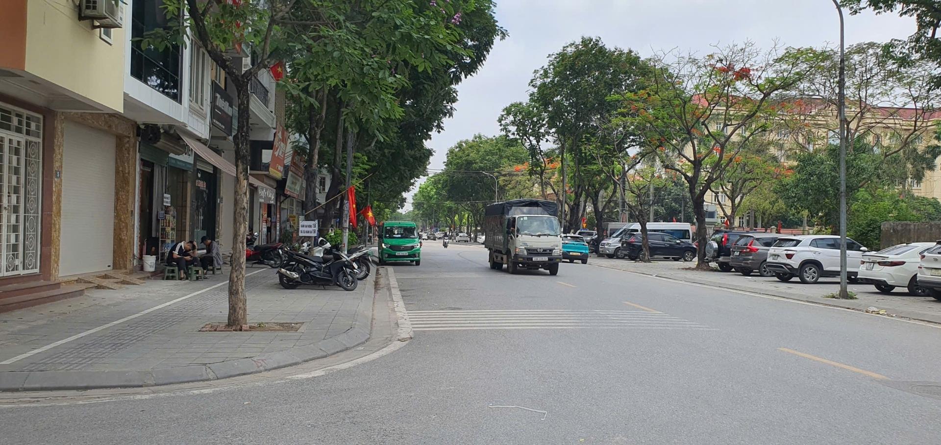 Cần bán gấp bán nhanh lô đất 400 m2 tại Hoàng Liệt - Hoàng Mai - Hà Nội, giá 100 tỷ