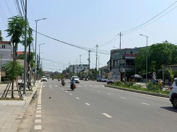 Cần bán gấp lô đất sổ riêng 186 m2, hướng Tây tại Huế - Thừa Thiên Huế, giá 17 tỷ