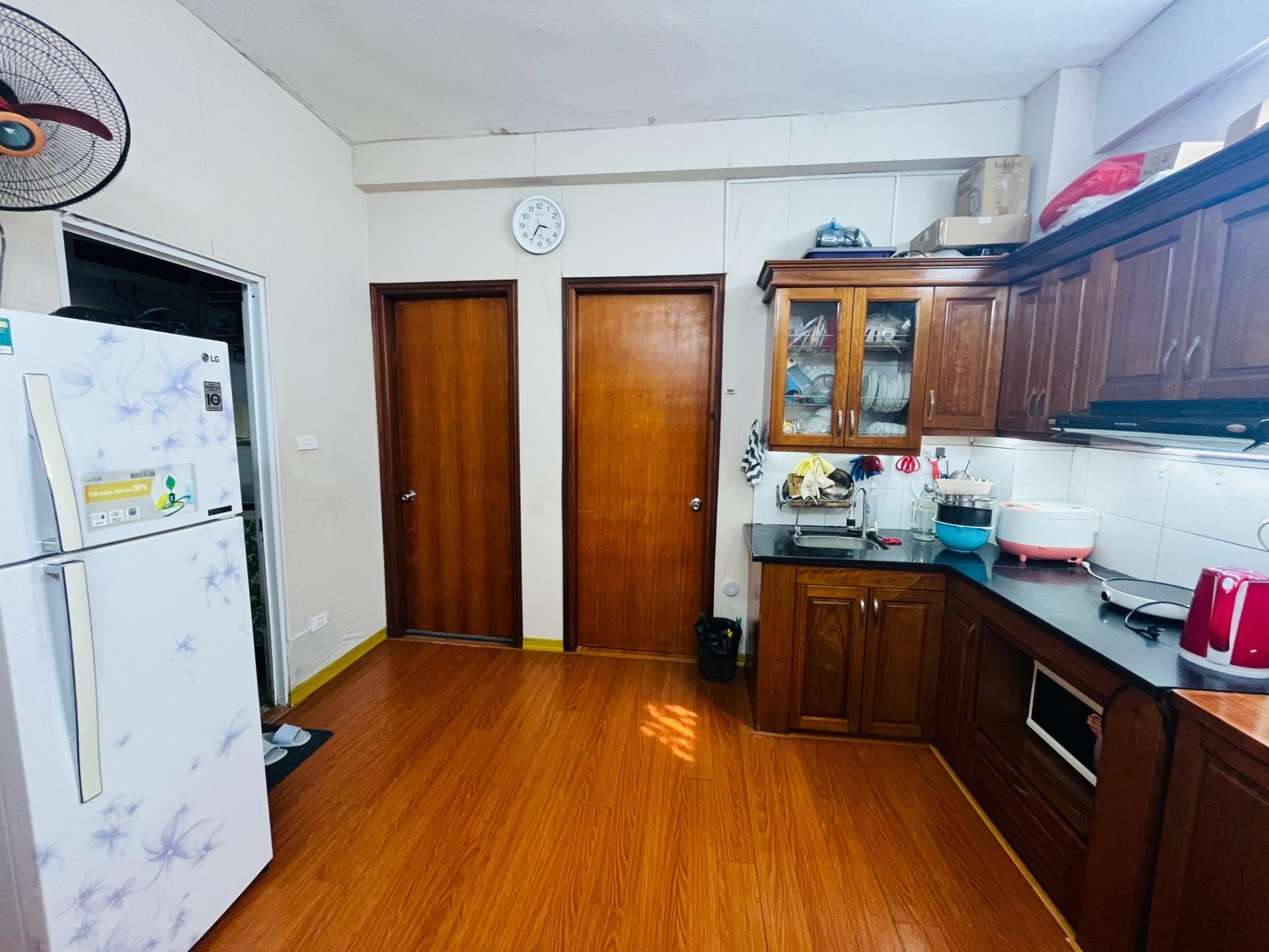 Cần bán gấp nhà chung cư 45 m2, giá 2,15 tỷ tại Đường Thịnh Liệt - Thịnh Liệt - Hoàng Mai - Hà Nội