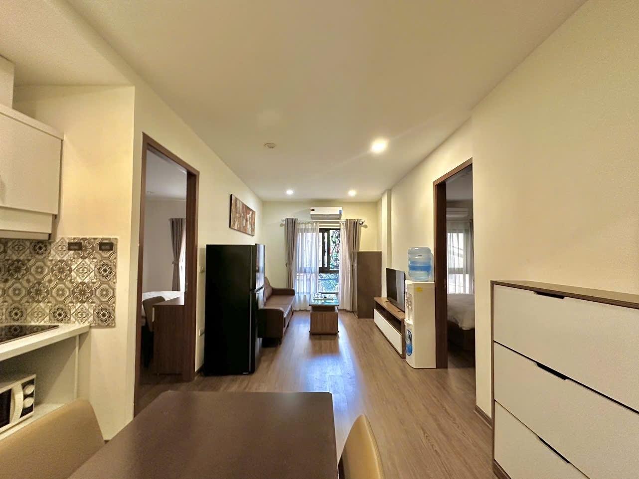 Cho thuê căn hộ 2 phòng ngủ 2 WC full nội thất dịch vụ ở trung tân Ba Đình, Đào Tấn 