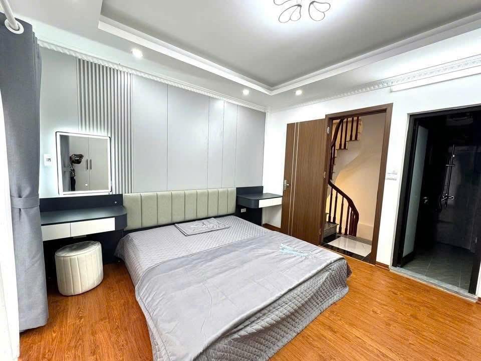 Bán nhanh nhà 30 m2, hướng Nam tại Đường Phúc Lợi - Phúc Lợi - Long Biên - Hà Nội, giá 7,55 tỷ
