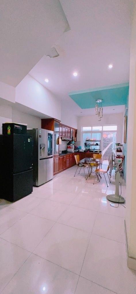 Cần bán nhà sổ hồng riêng 103 m2, hướng Đông-Bắc tại Phường Trường Thọ - Thủ Đức, giá 11 tỷ