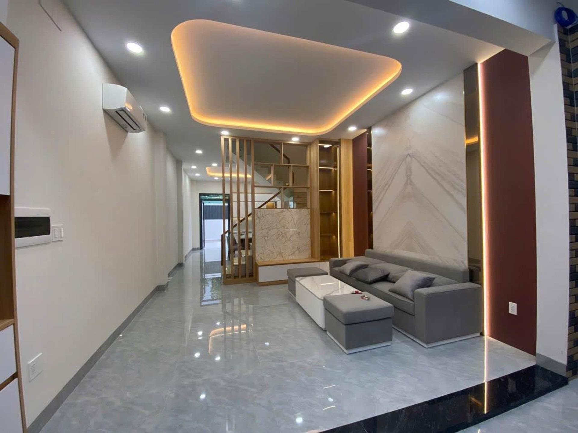 Cần bán gấp bán nhanh nhà đẹp 78 m2, hướng Đông-Nam tại Đường 2 - Trường Thọ - Thủ Đức, giá 8,6 tỷ