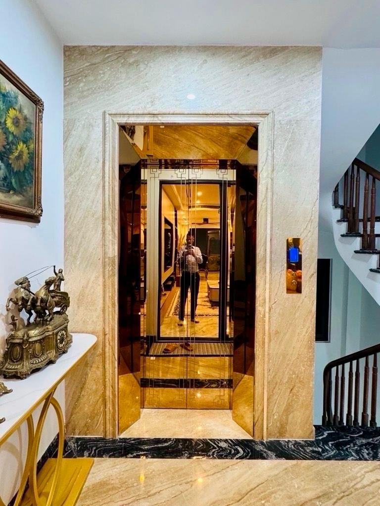 Chuyển nhượng căn nhà riêng 6 tầng, 55 m2 tại Đường Ngọc Lâm - Ngọc Lâm - Long Biên, giá 18,9 tỷ