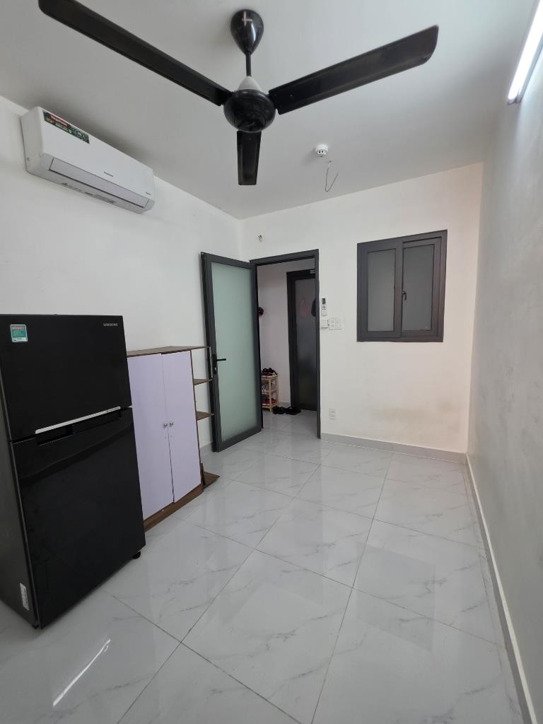 Cho Thuê Căn Hộ Cửa Sổ - Thang Máy - Bùi Đình Túy, Chỉ Tính điện 3k5, nước 100k còn lại free