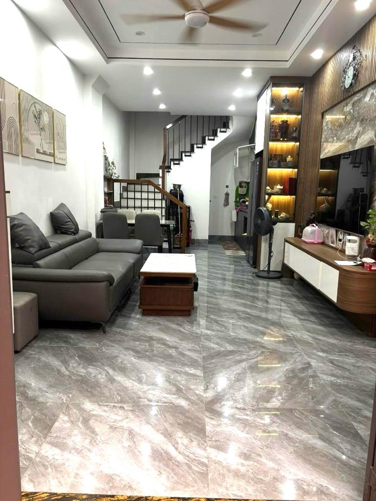 Chuyển nhượng căn nhà riêng 38 m2 tại Đường Giáp Bát - Giáp Bát - Hoàng Mai - Hà Nội, giá 8,7 tỷ