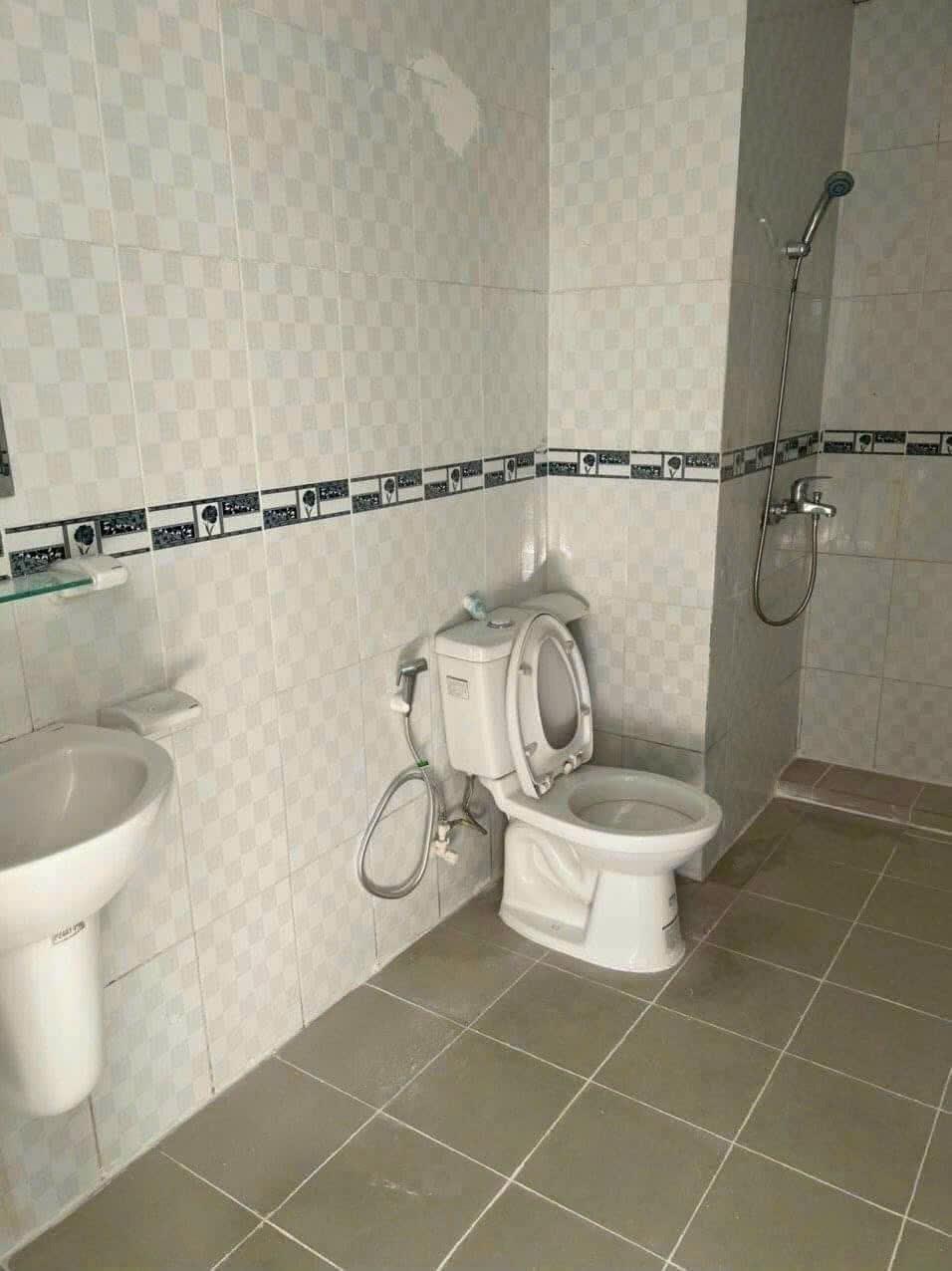Thuê ngay chung cư 85 m2 tại Đường Cách Mạng Tháng Tám - Quận 3, giá 11,5 triệu/tháng