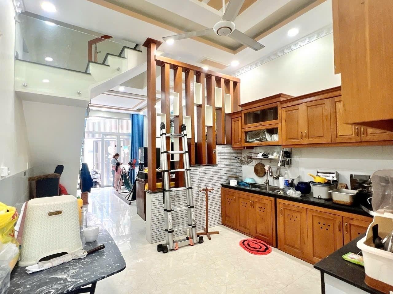 Cần bán gấp nhà sổ hồng riêng 102 m2 tại Đường Nguyễn Tri Phương - Bửu Hòa - Biên Hòa, giá 3,49 tỷ