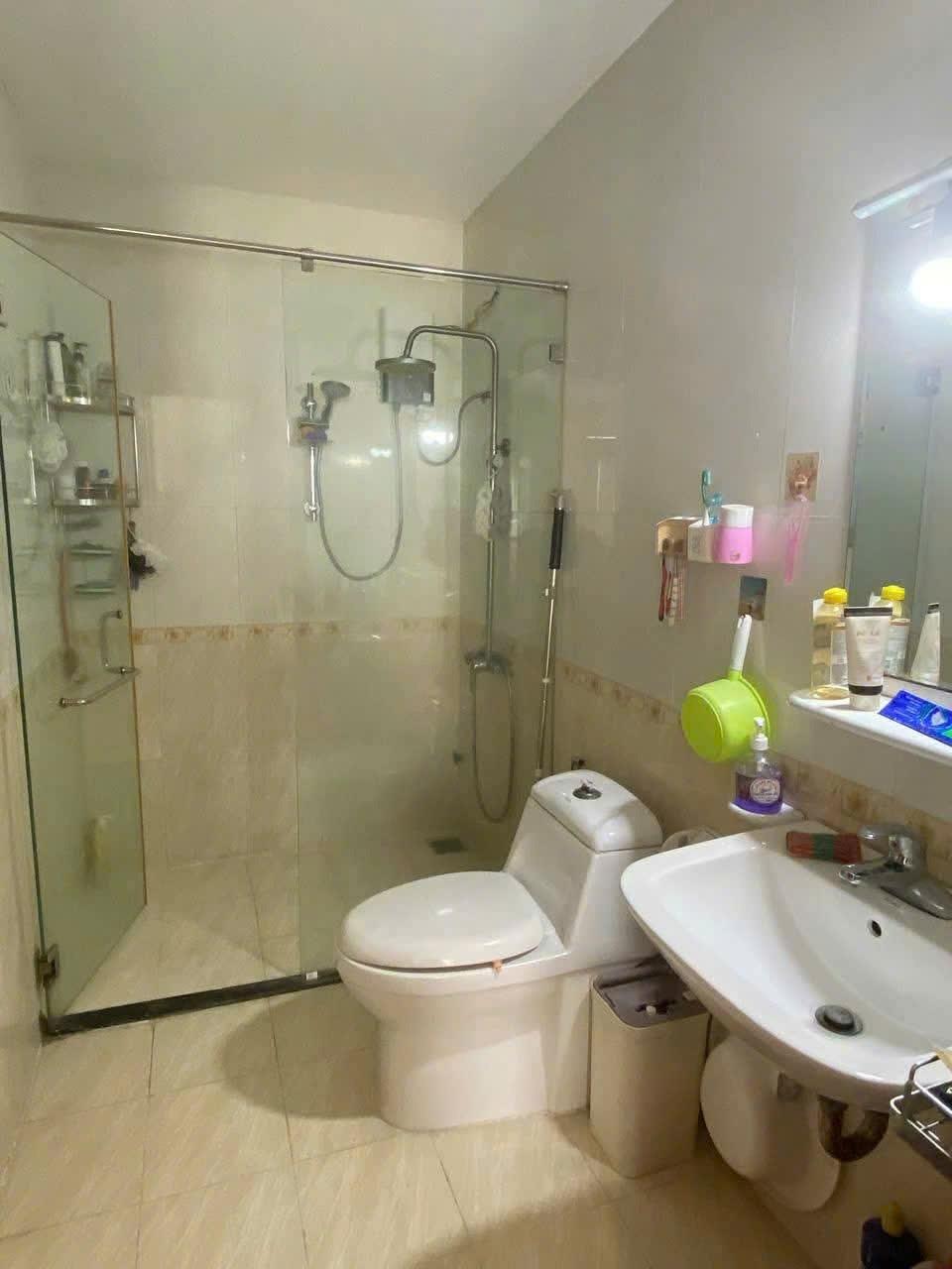 Thuê ngay căn chung cư 90 m2 tại Đường Huỳnh Văn Bánh - Phú Nhuận, giá 11 tr/tháng