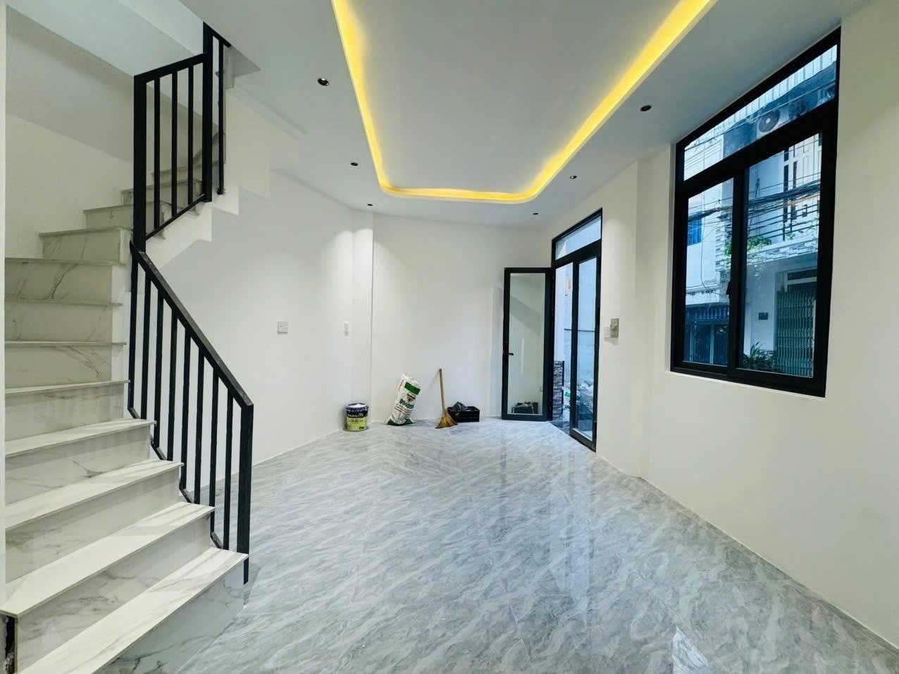 Chuyển nhượng nhà riêng sổ đỏ 30 m2 tại Phường Cầu Kho - Quận 1 - TP Hồ Chí Minh, giá 3,95 tỷ