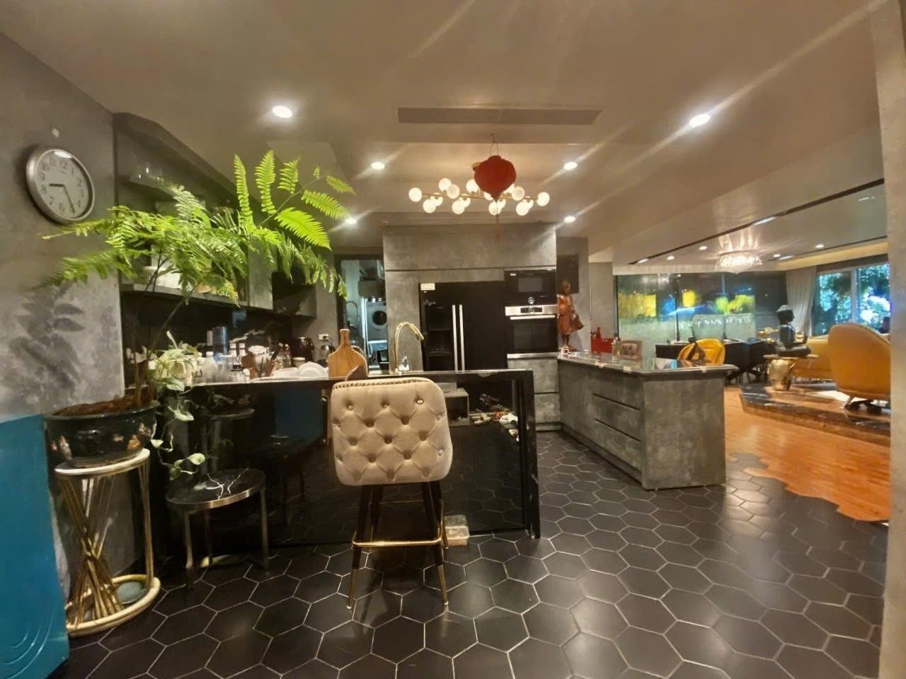 Cần cho thuê căn hộ chung cư 153 m2 tại Đường Lạc Long Quân - Tây Hồ - Hà Nội, giá 0,053 tr/tháng