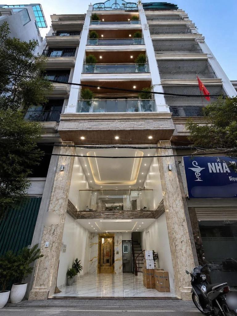 Bán nhanh nhà sổ hồng riêng 7 tầng, 55 m2, mặt tiền 4m tại Đường Đội Cấn - Ba Đình, giá 18 tỷ