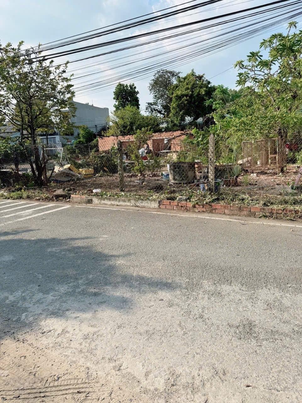 Cần bán mảnh đất 110 m2 tại Phường Định Hòa - Thủ Dầu Một - Bình Dương, giá 2,25 tỷ