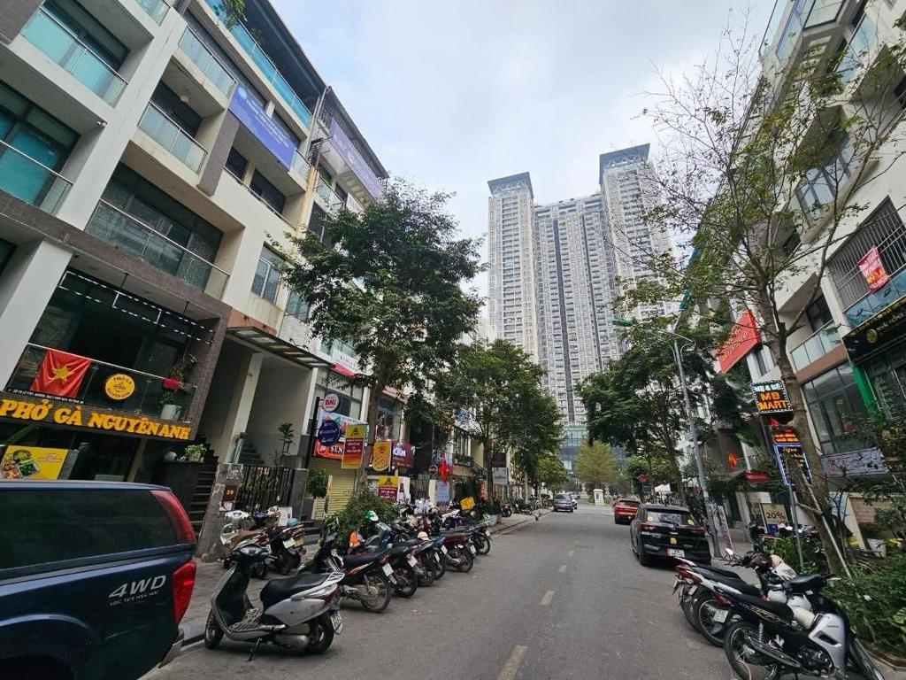 Sở hữu ngay nhà biệt thự, liền kề 38 m2, giá 16,5 tỷ tại Phường Dịch Vọng Hậu - Cầu Giấy - Hà Nội