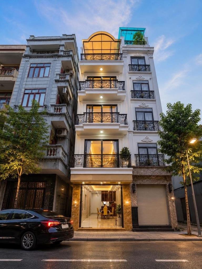 Bán nhanh căn nhà đẹp 6 tầng, 40 m2, mặt tiền 5m tại Đường Đồng Cổ - Tây Hồ, giá 15,5 tỷ