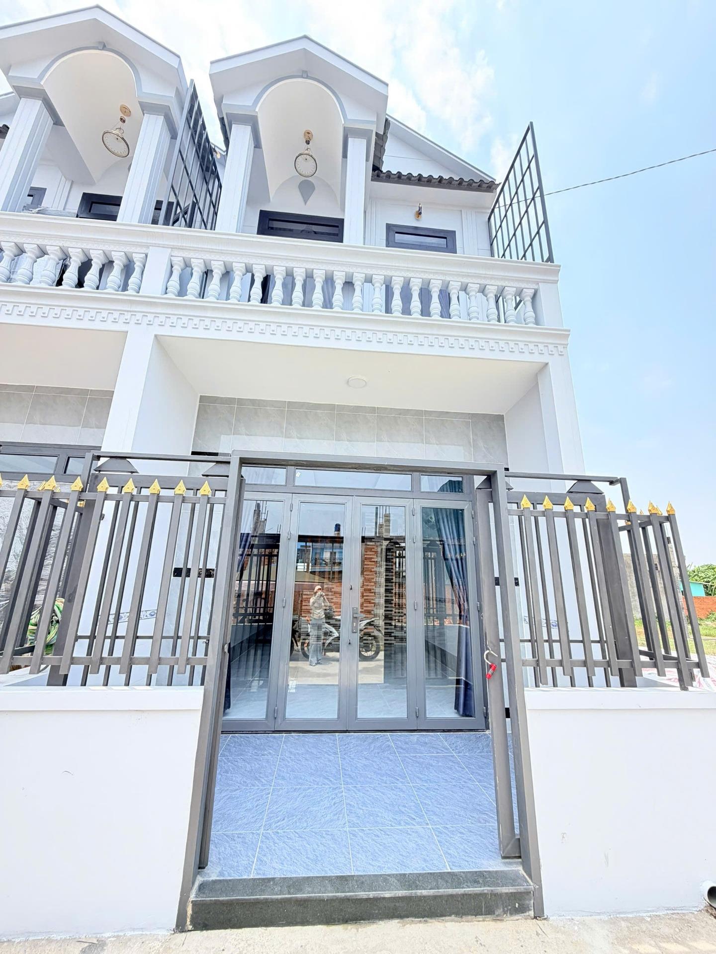 Cần bán gấp nhà riêng sổ đỏ 52 m2 tại Đường Nguyễn Văn Bứa - Hóc Môn, giá 600 triệu