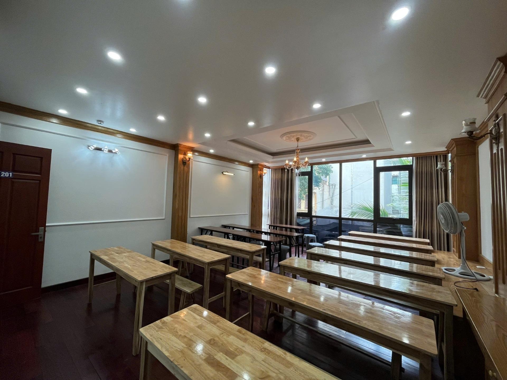 Cho thuê văn phòng dich vụ Mỗ Lao, diện tích 70 m2/tầng Gồm 2 Phòng Làm Việc