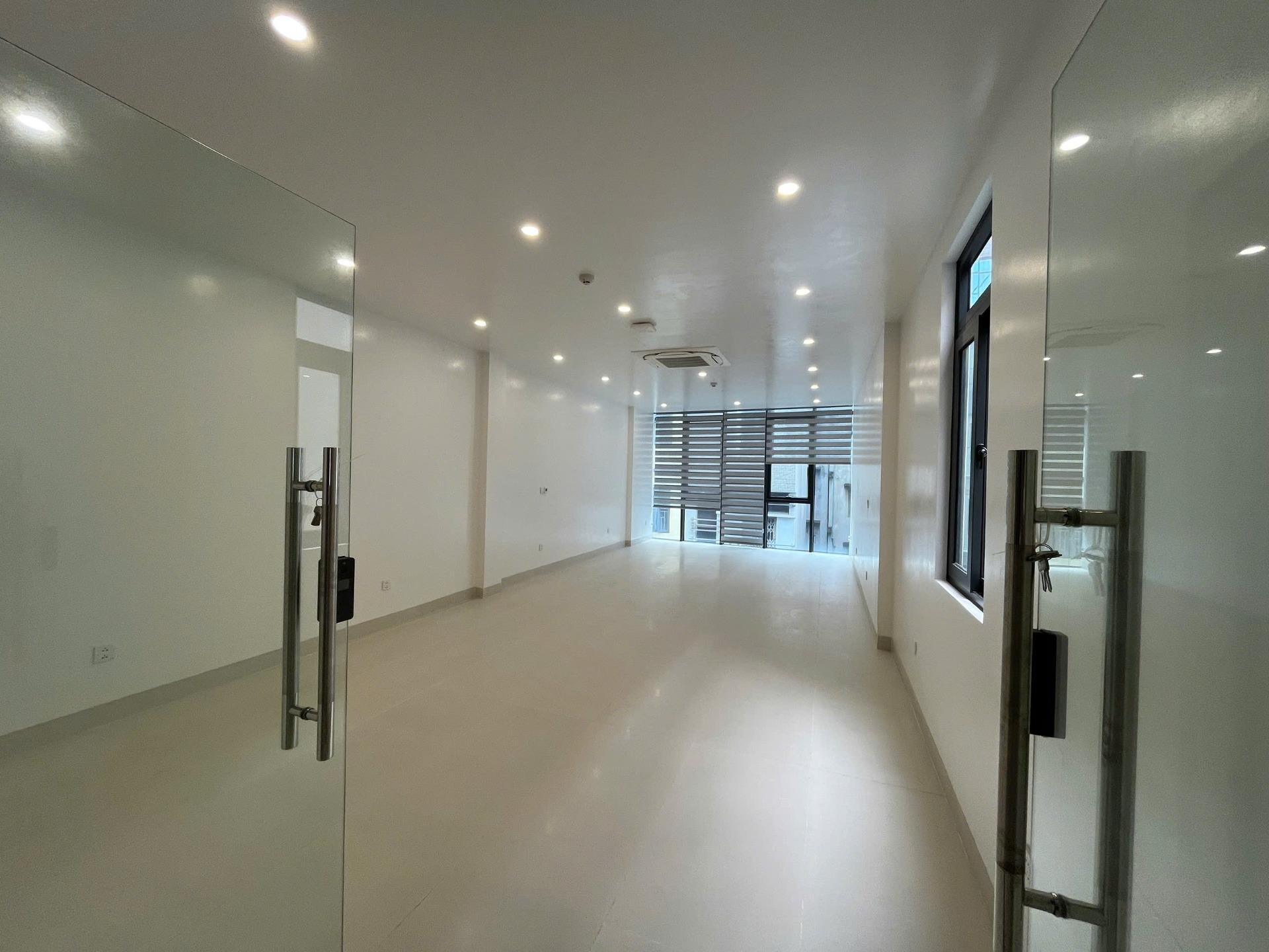 Cho thuê văn phòng ngõ 108 Trần Phú - Mỗ Lao, 70 m2/tầng, sàn thông đẹp như hình
