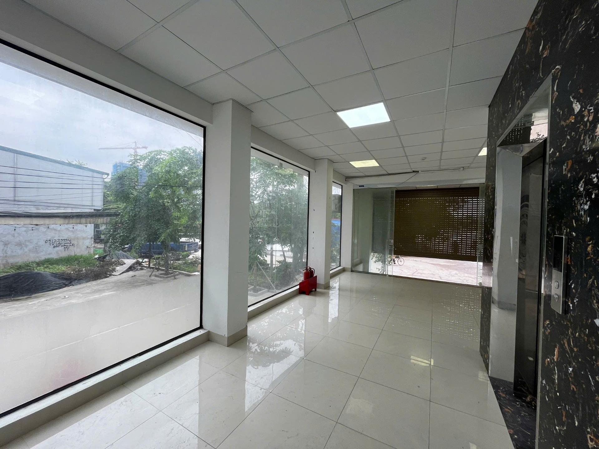 Cho thuê văn phòng Nguyễn Xiển, Tầng 1- 60 m2 Sử dụng riêng biệt