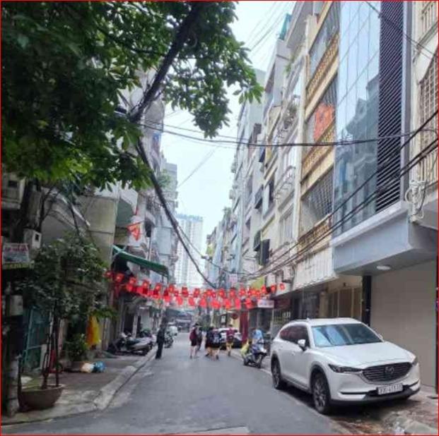 Cần bán gấp bán nhanh nhà sổ hồng riêng 57 m2 tại Đường Giáp Bát - Hoàng Mai, giá 19,5 tỷ