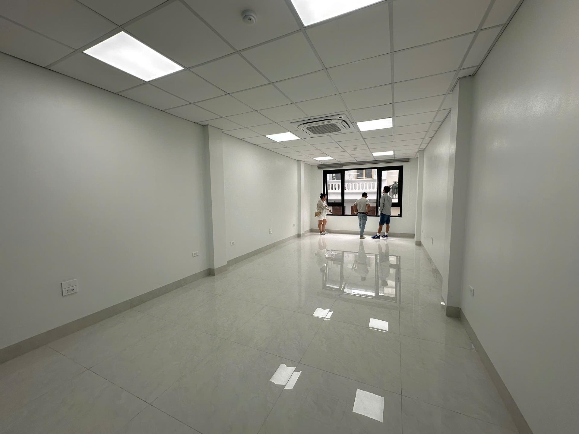 Cho thuê sàn văn phòng ngõ 214 Nguyễn Xiển, sàn 50 m2/tầng thông sàn