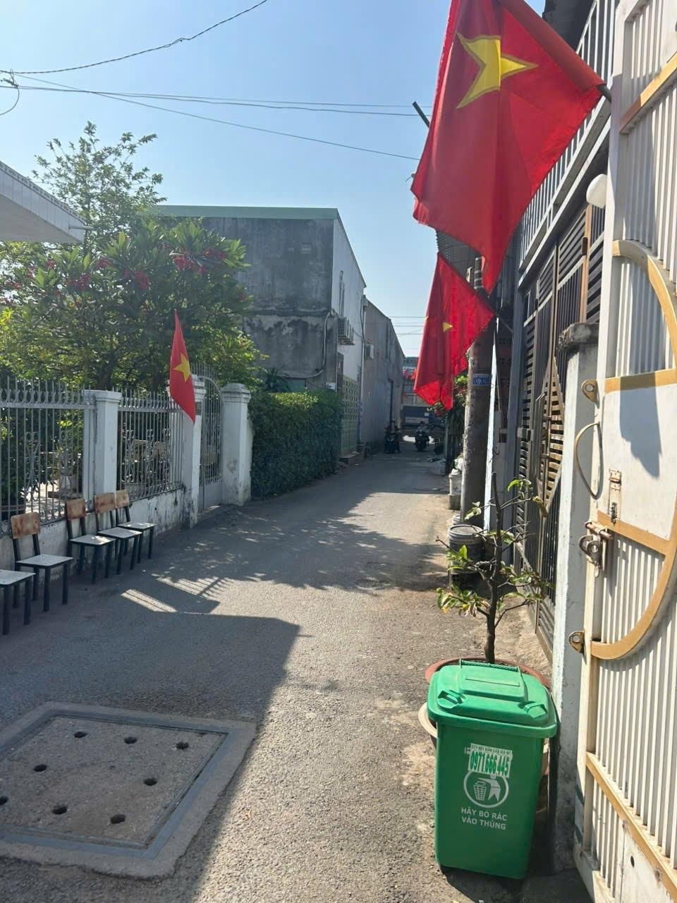 Cần bán nhanh nhà đẹp 158 m2, hướng Đông-Nam tại Đường Quốc lộ 1A - Thủ Đức, giá 7,8 tỷ